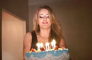 Barbamiska obtiene videos de sexo amateur latino su culo lleno de polla dura.