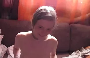 Fóllame aquí debajo de este videos de sexo amateur latino puente