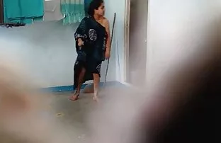 Joven morena caliente pormo amateur latino lamida el coño antes de follar