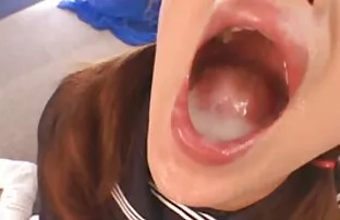 Un bukkake amatur latino para laura