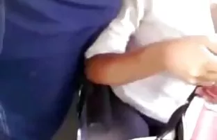 Desnuda en público