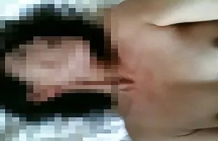 Ella está tan avergonzada. JOE amatur latino