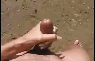 Chica caliente tiene un fuerte orgasmo amateut latino