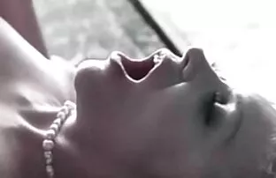Dibujó follada videos porno latinos amateur en un autobús