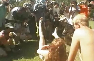 Negra de grandes pechos amatur latino follada en la mesa de billar