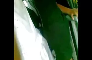 Puta anal con lencería joven y con los ojos vendados toma dos pollas y se come el semen de una pornoamateurlatino mesa