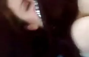 Pelirroja se da amayeurlatino un festín de pollas