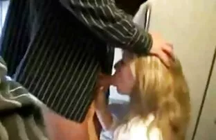 Linda adolescente monta a un hombre de xxx amateur latino 70 años